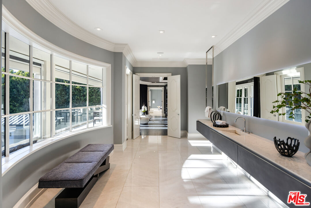 MLS #25589689 image #21