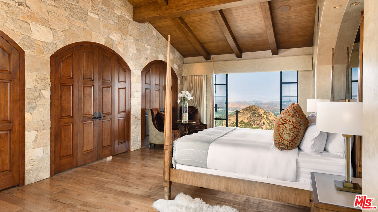 MLS #25589777 image #20