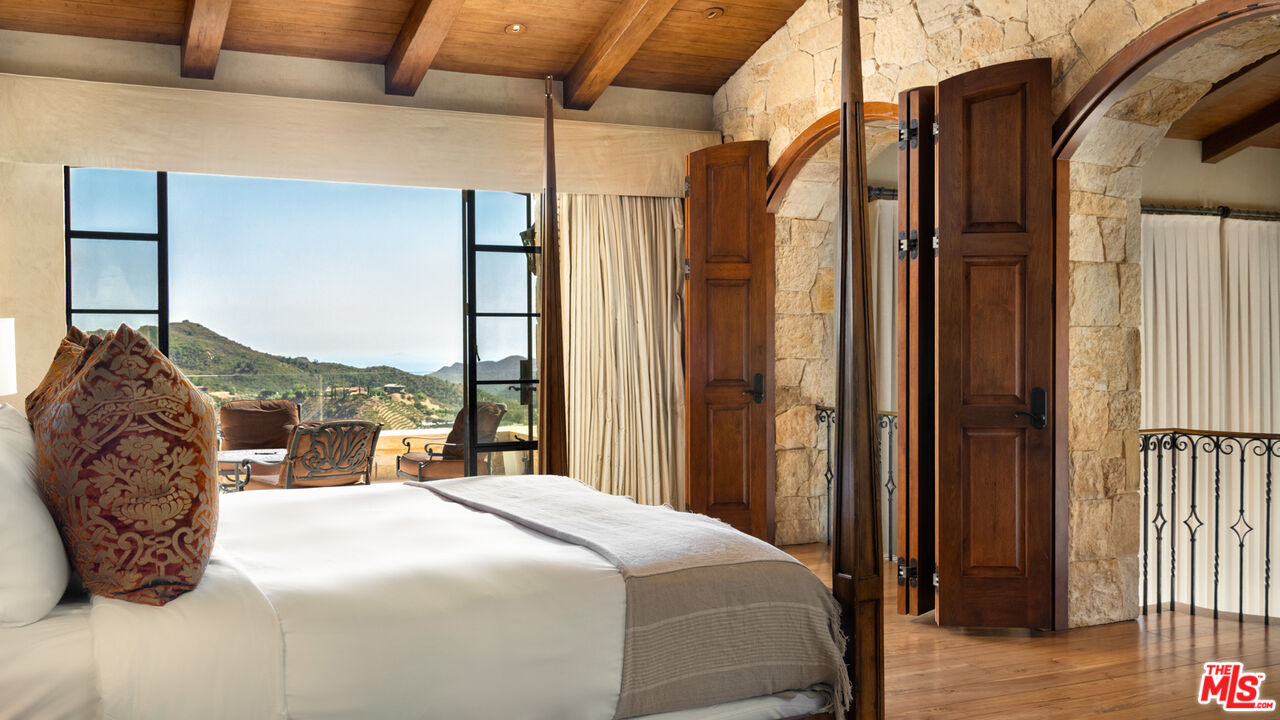 MLS #25589777 image #21