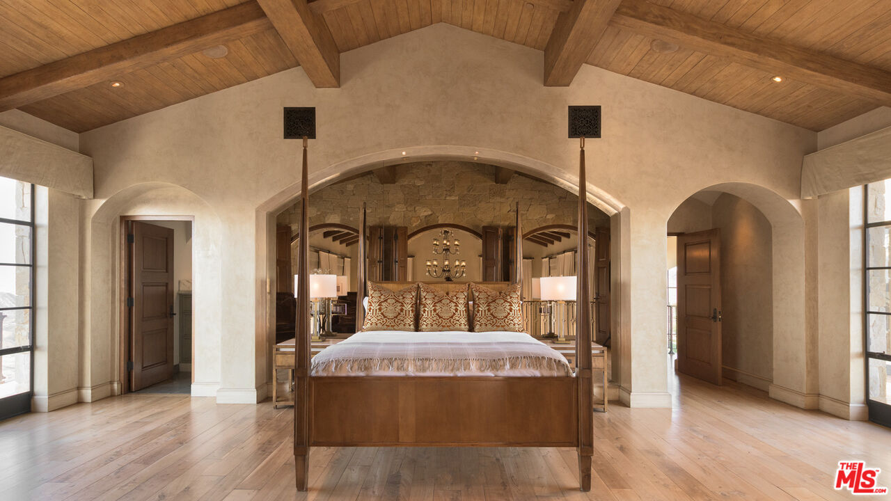 MLS #25589777 image #22