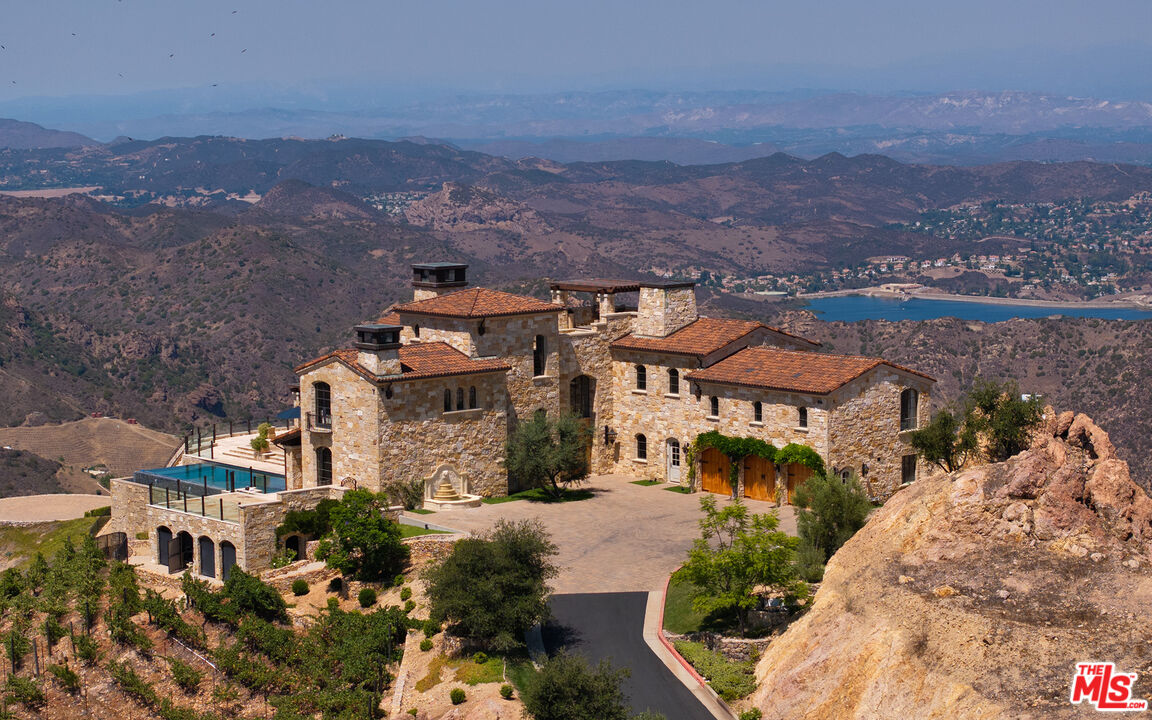 MLS #25589777 image #24