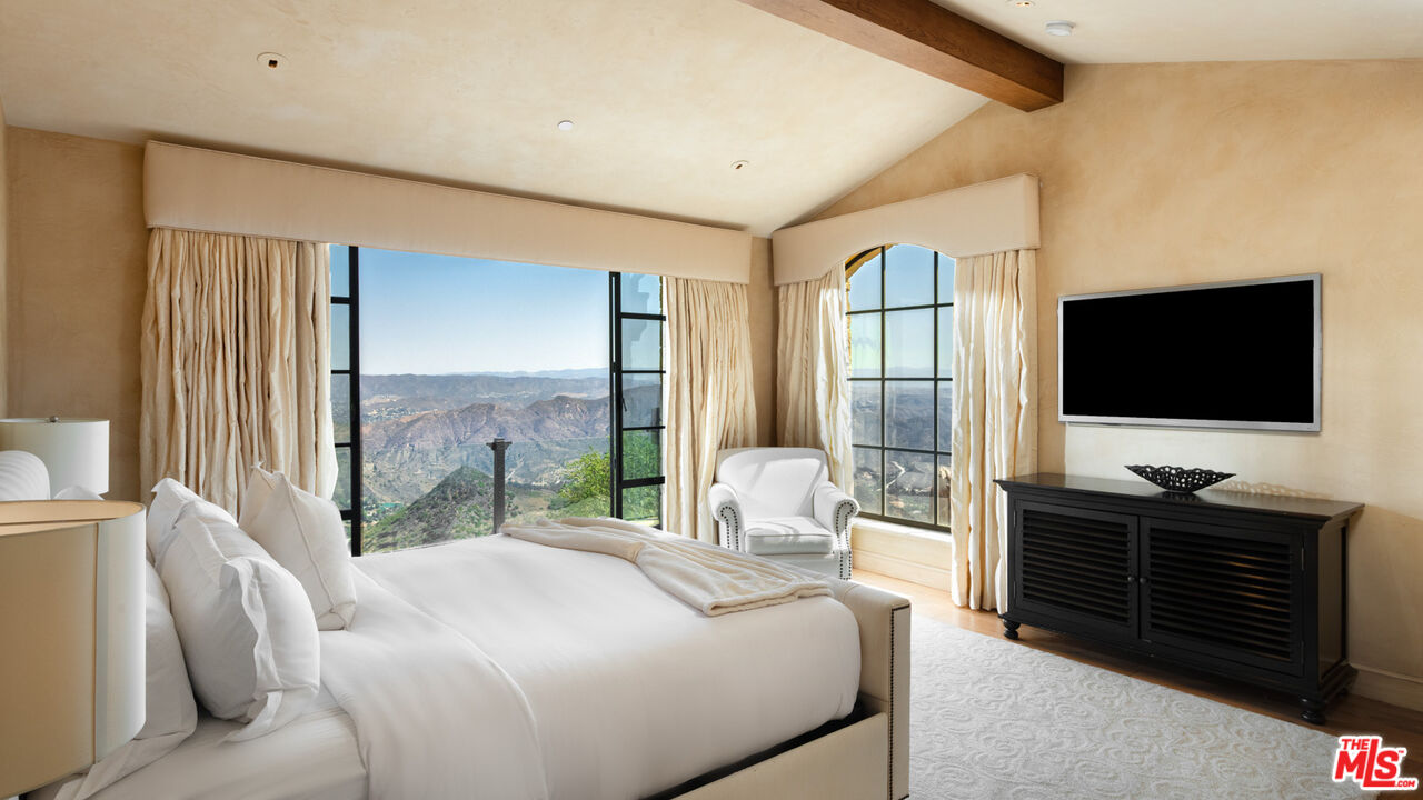 MLS #25589777 image #35