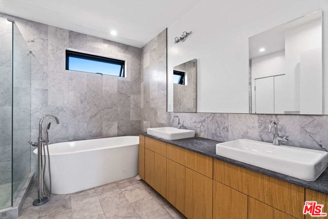 MLS #25589791 image #12