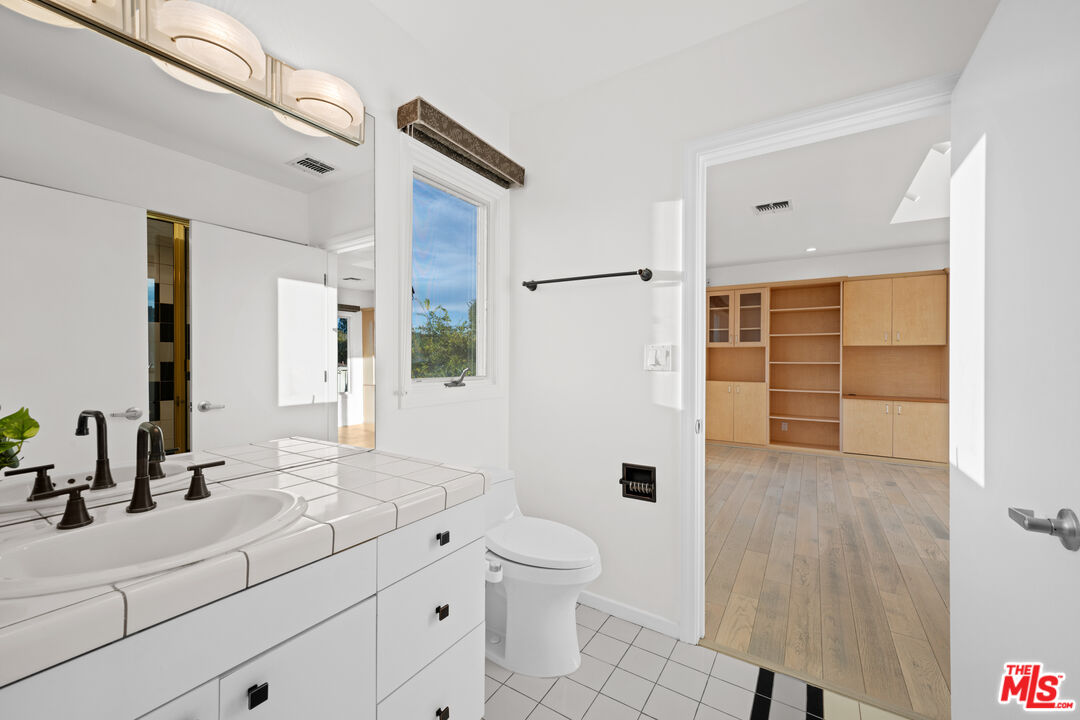 MLS #25589849 image #19