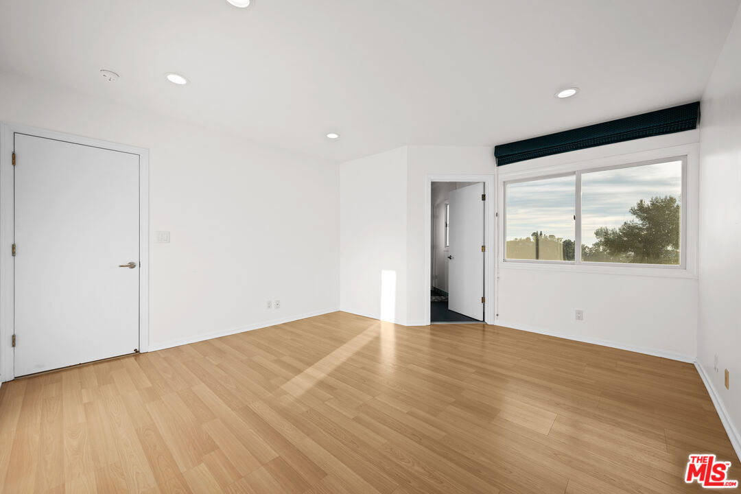 MLS #25589849 image #20