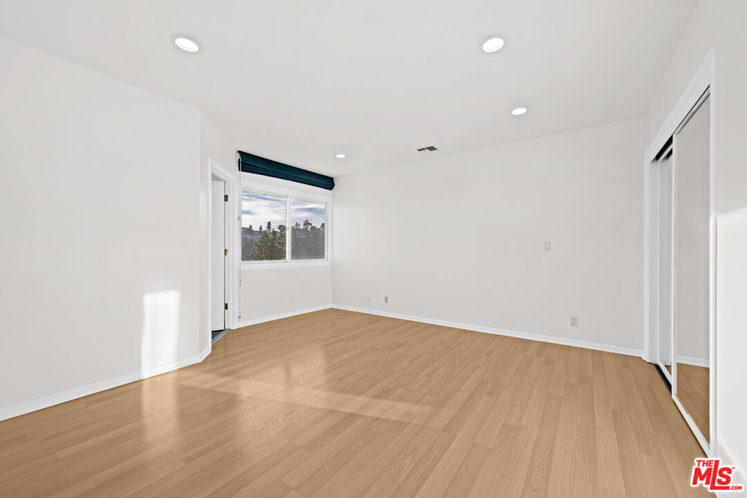 MLS #25589849 image #22