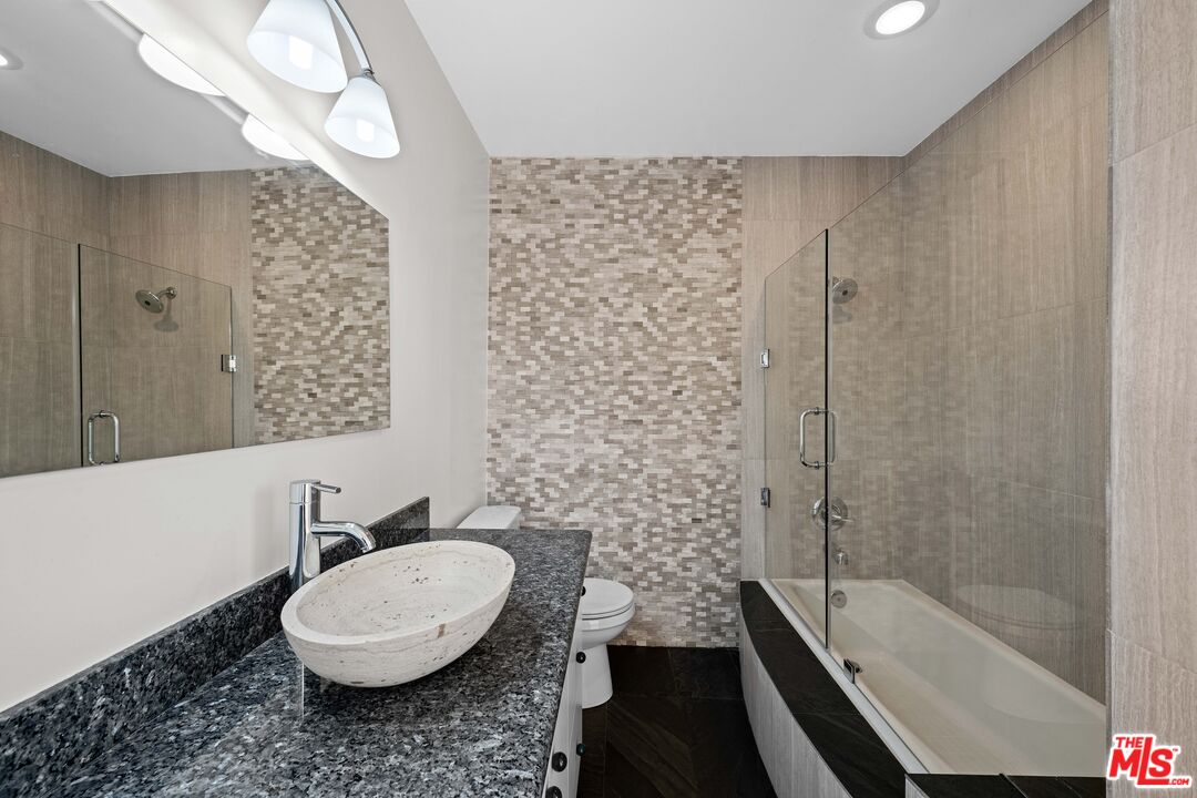 MLS #25589849 image #23