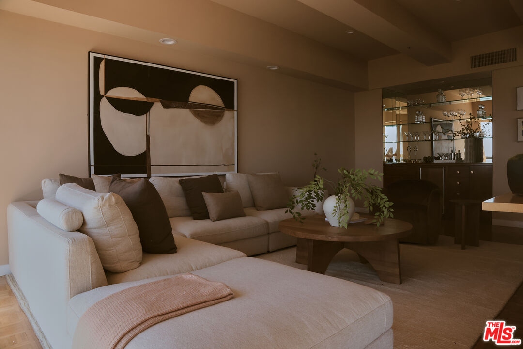 MLS #25589895 image #3