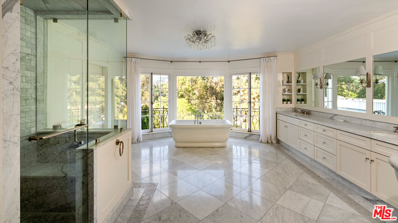 MLS #25590067 image #22