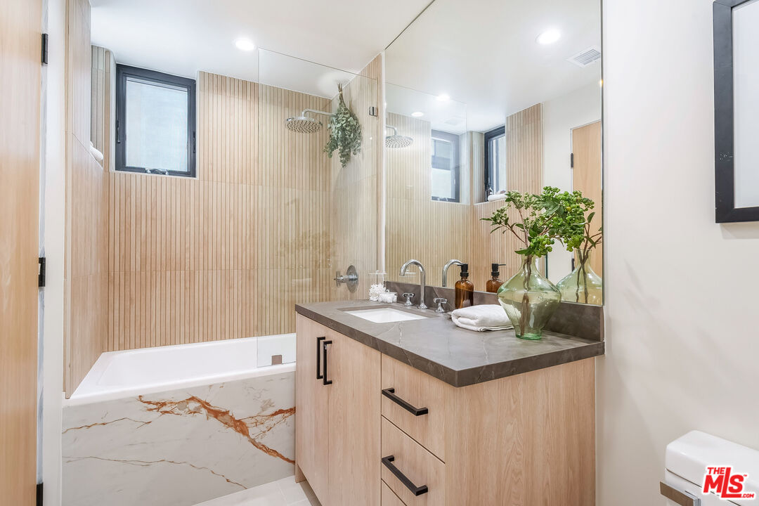 MLS #25590247 image #23