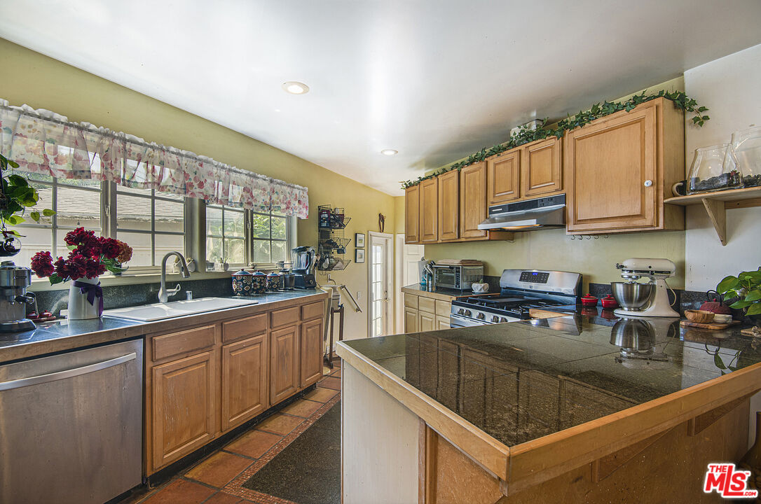 MLS #25590261 image #14