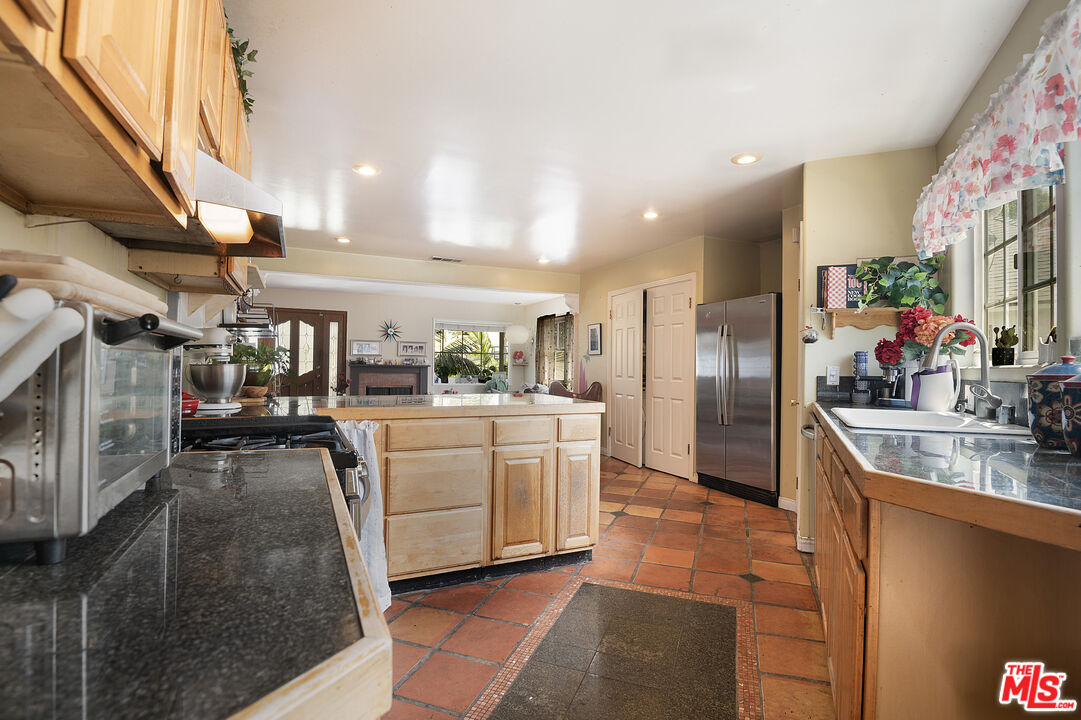 MLS #25590261 image #16