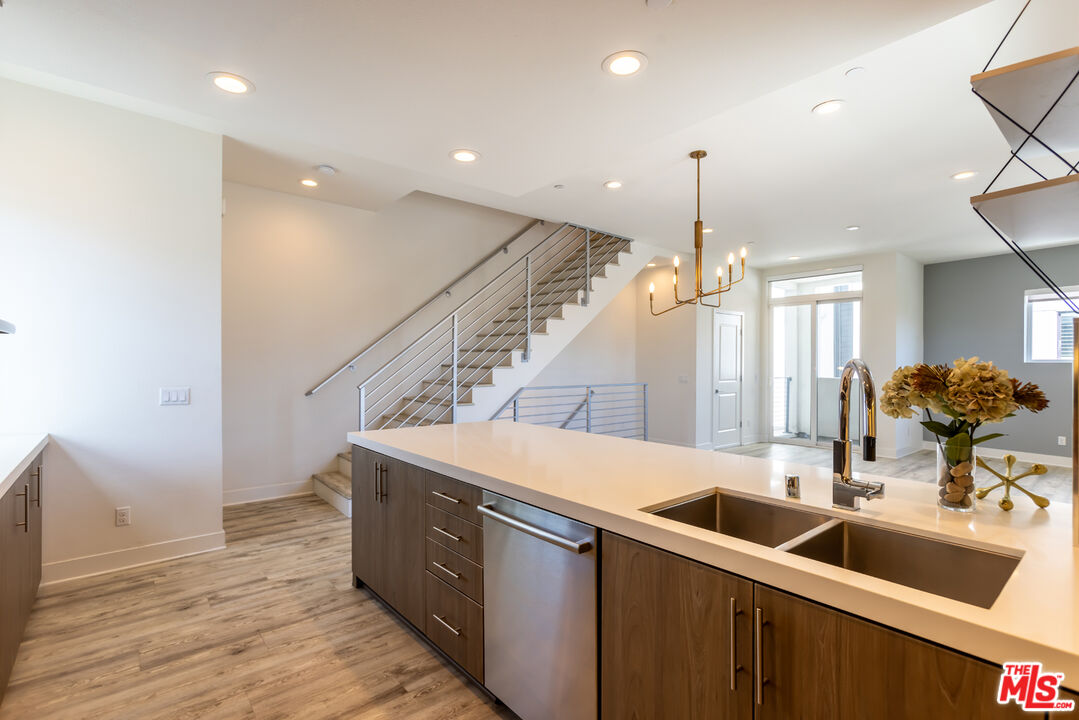 MLS #25590265 image #25