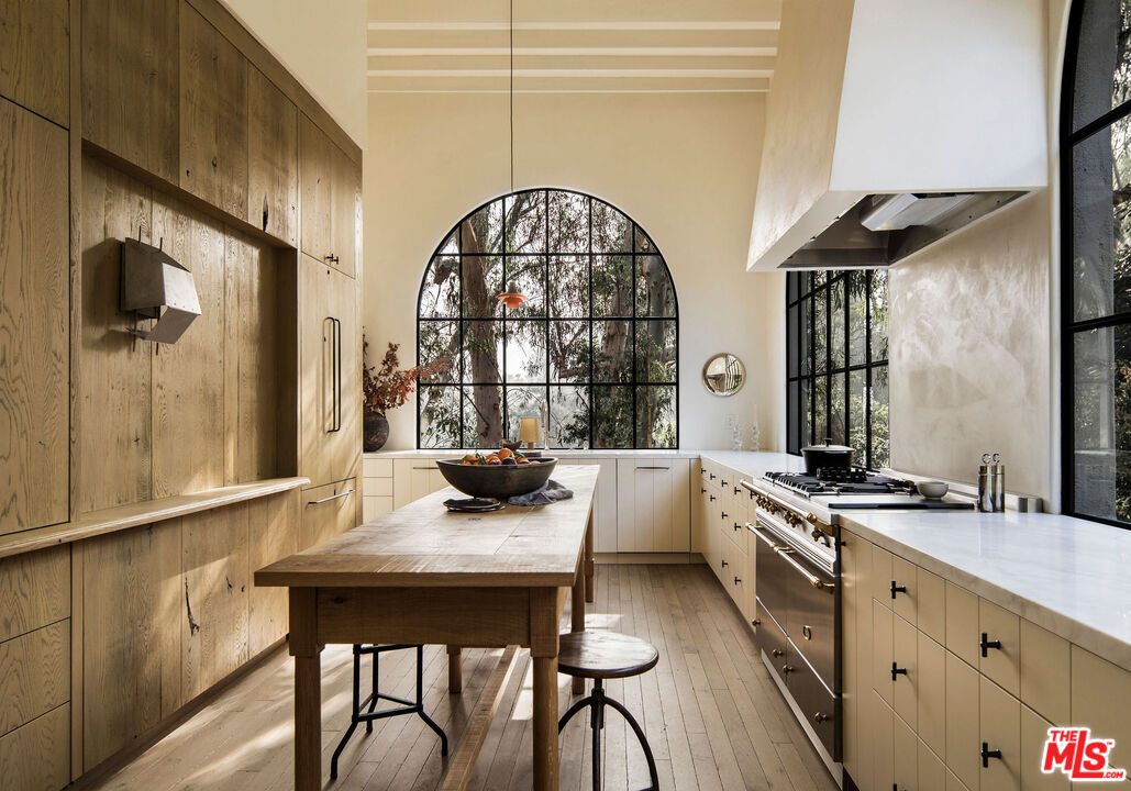 MLS #25590377 image #0