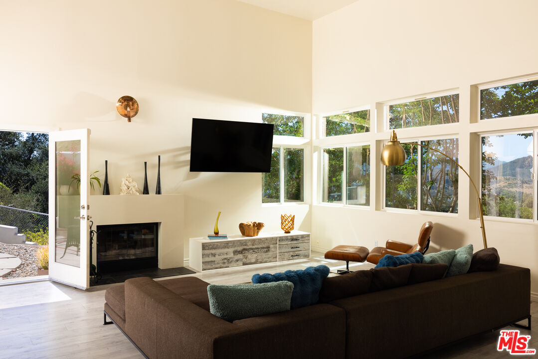 MLS #25590549 image #3