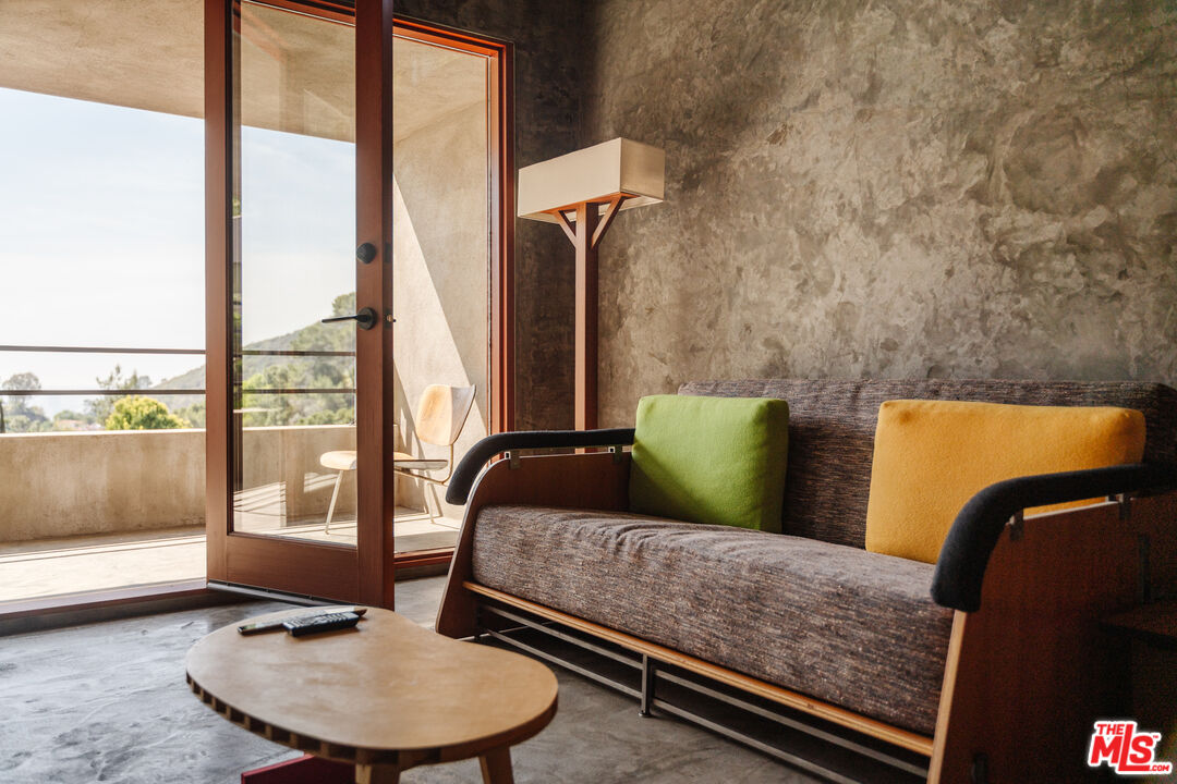 MLS #25590691 image #17