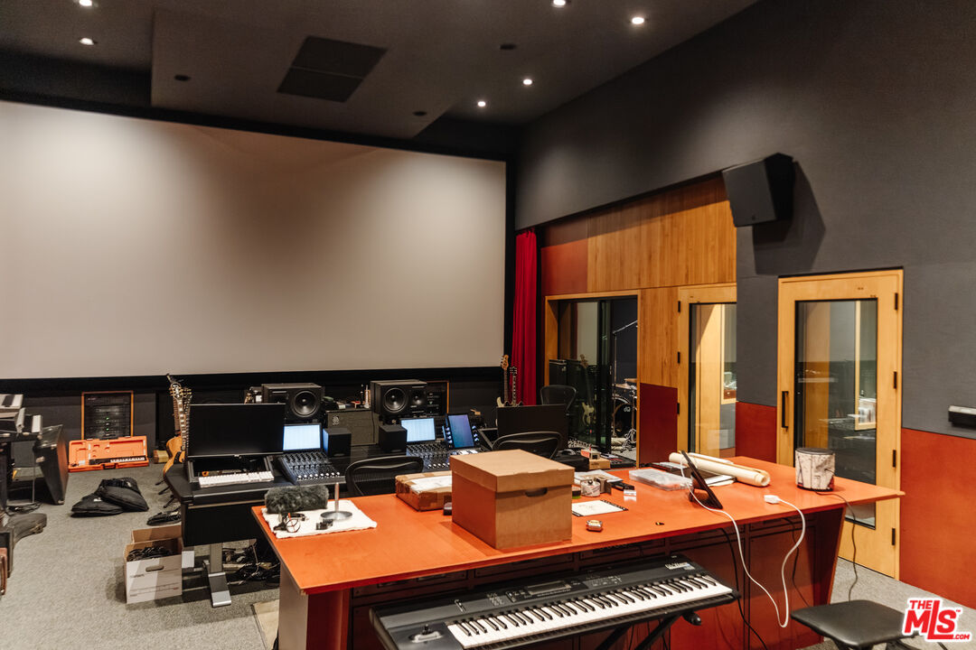 MLS #25590691 image #28