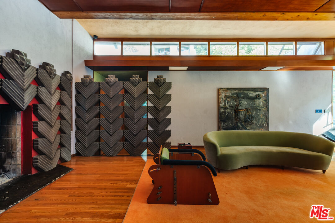 MLS #25590691 image #2