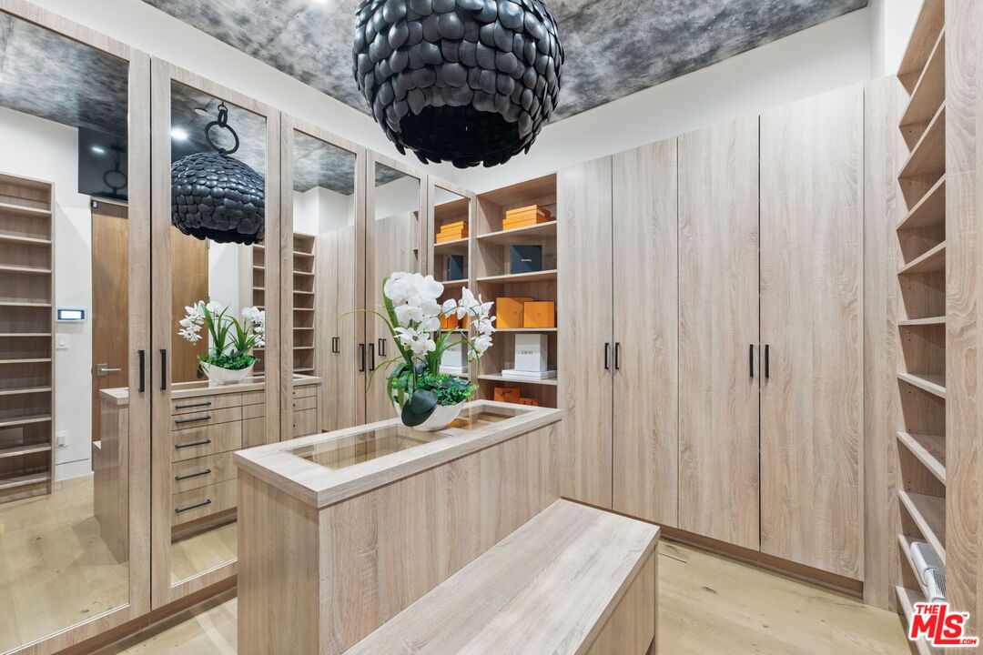 MLS #25590703 image #27