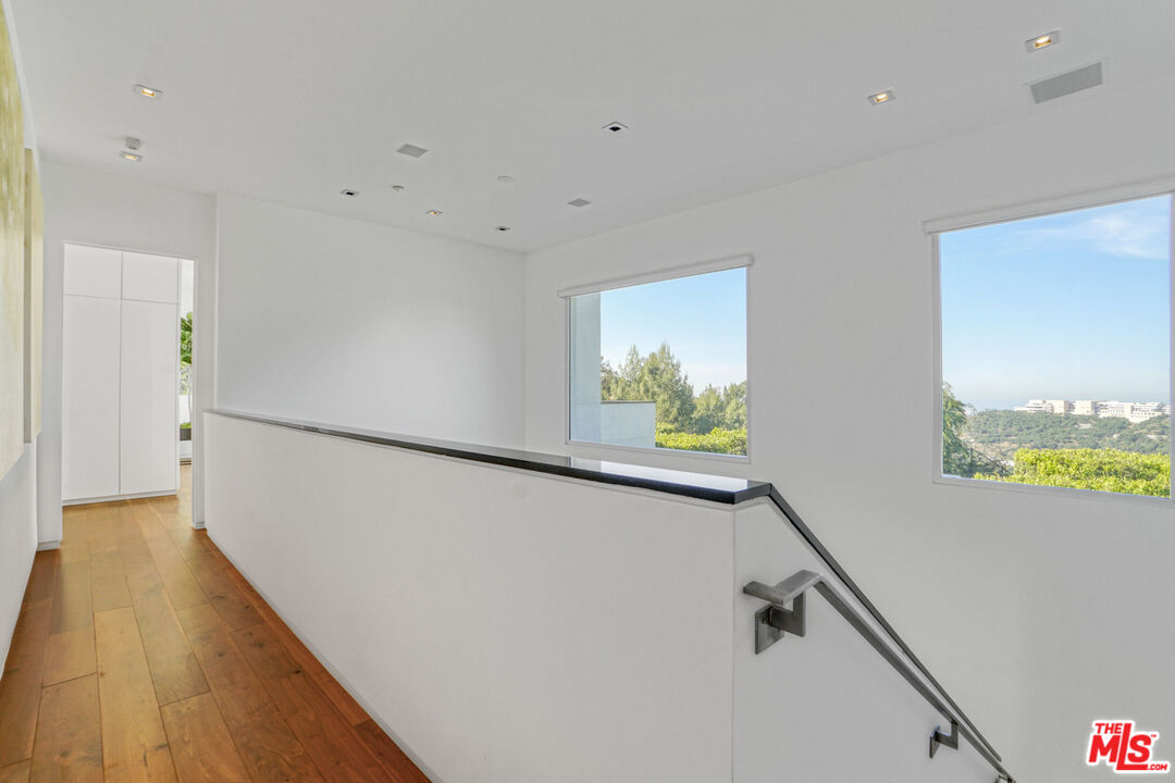 MLS #25591037 image #17