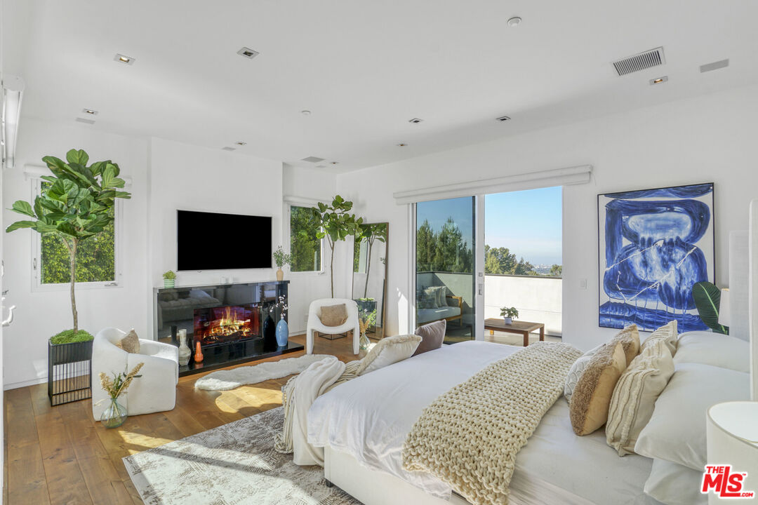 MLS #25591037 image #18