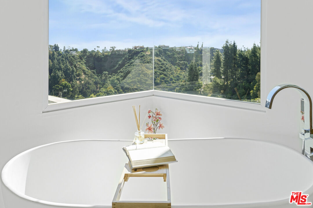 MLS #25591037 image #21