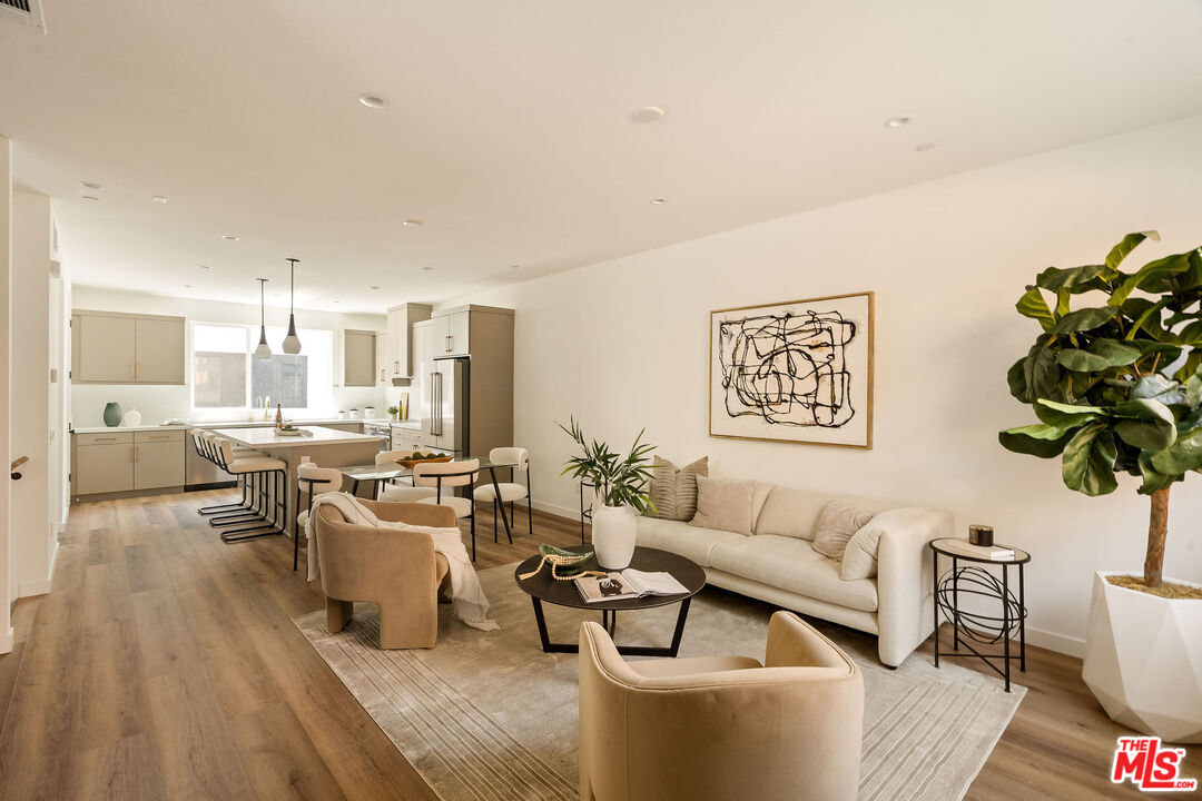 MLS #25591255 image #0