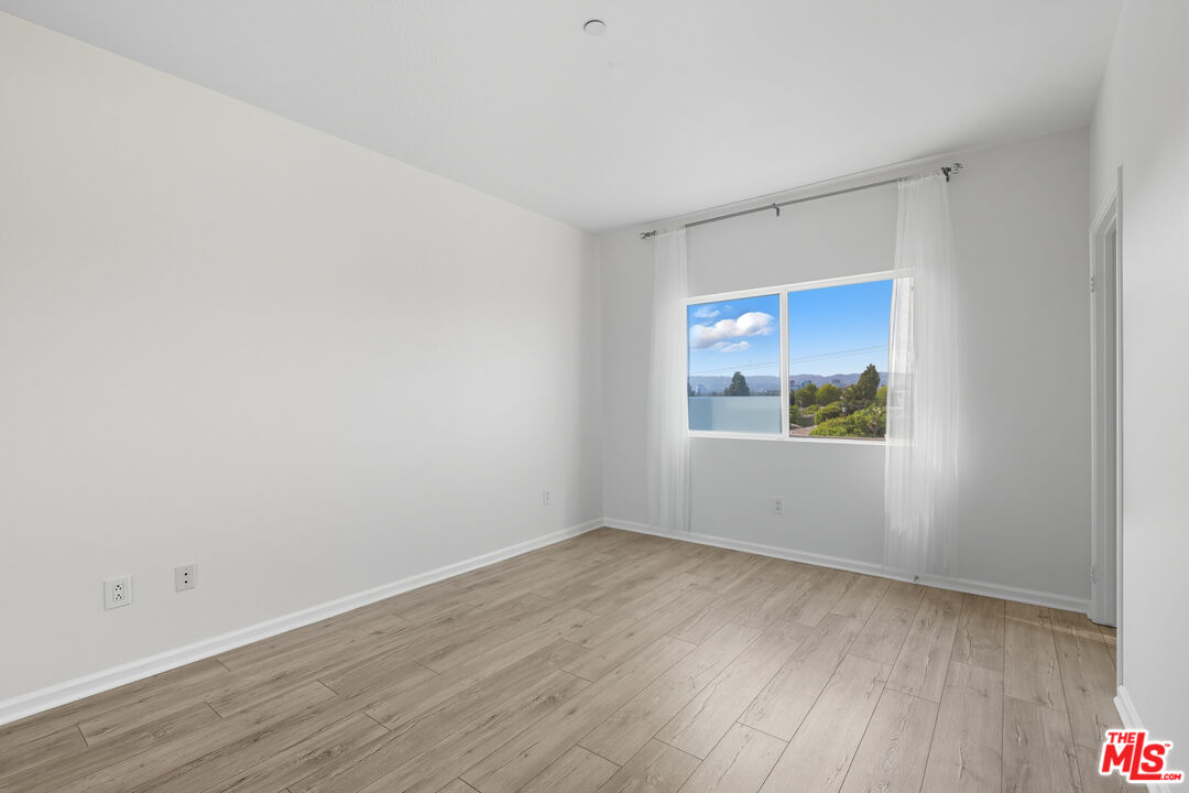 MLS #25591423 image #15