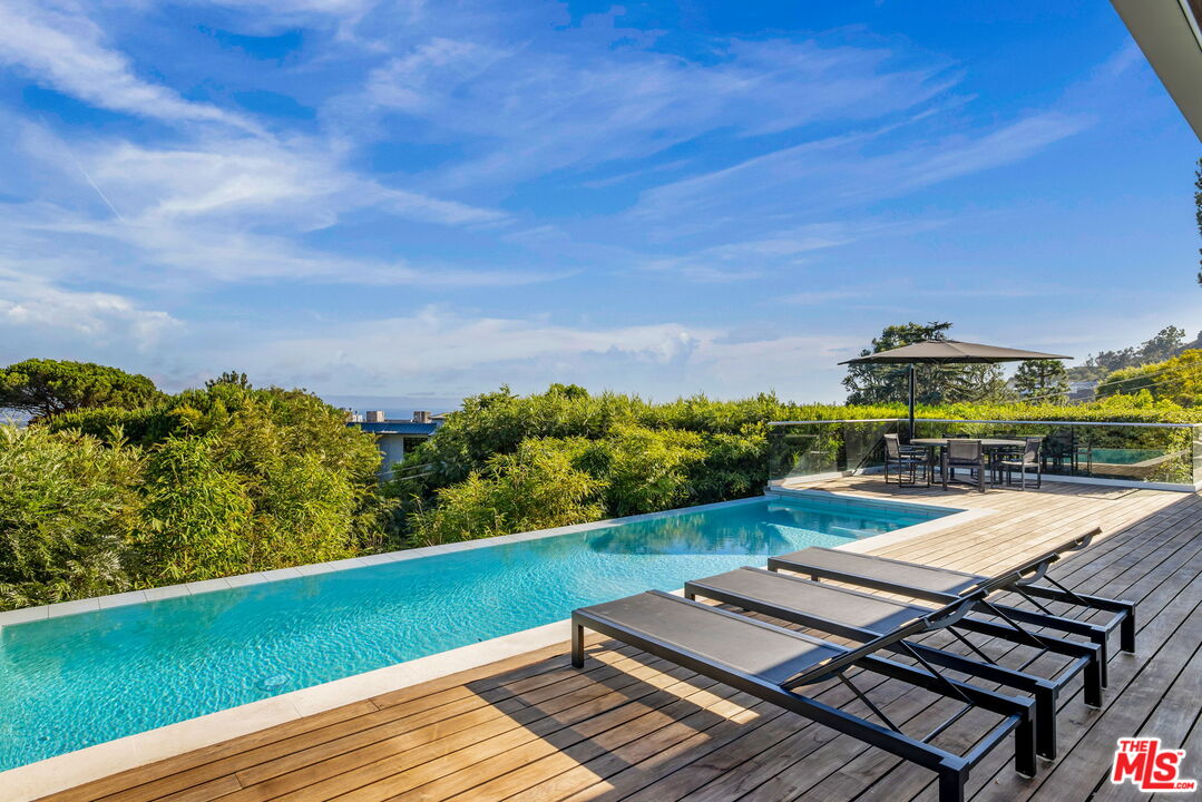 MLS #25591461 image #0