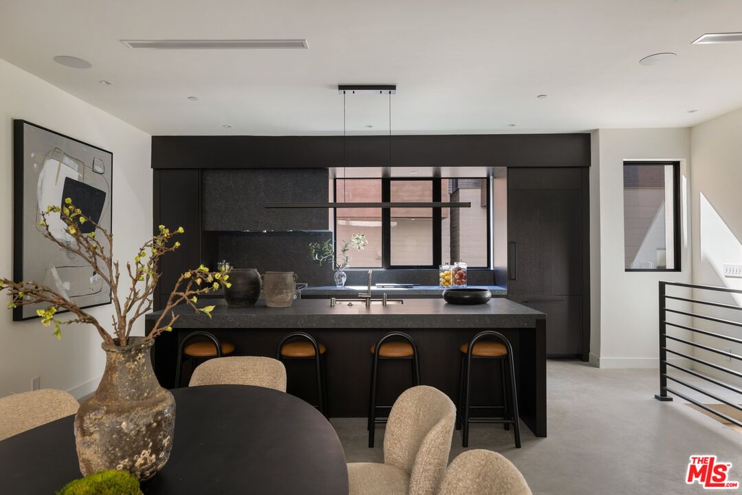 MLS #25591495 image #0