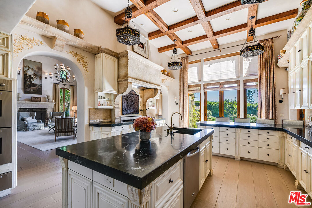 MLS #25591529 image #24