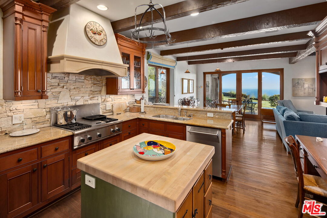 MLS #25591543 image #24