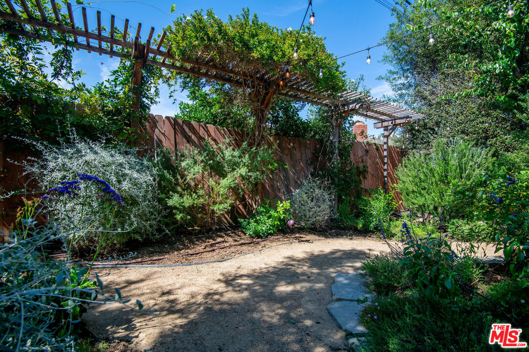 MLS #25591569 image #33