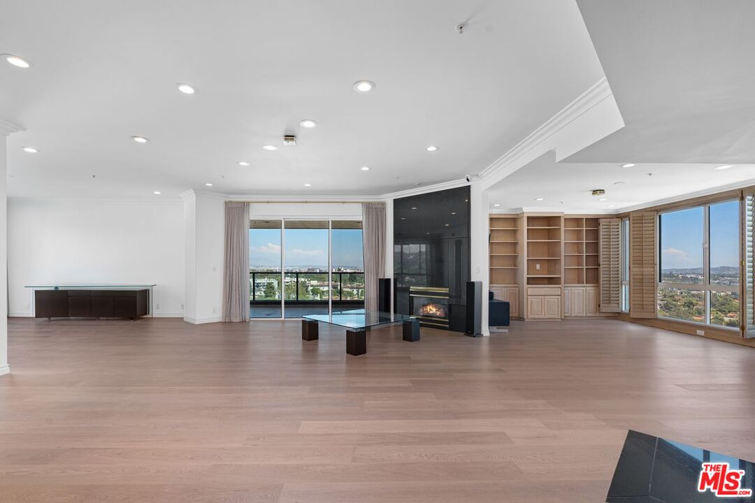 MLS #25591589 image #2