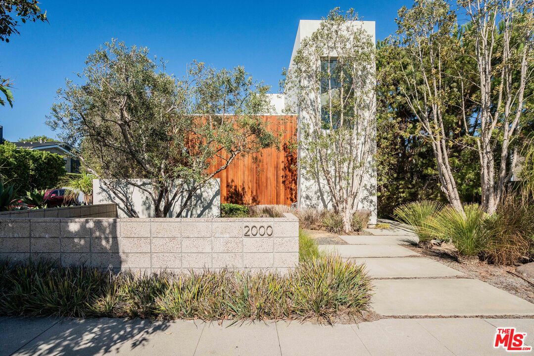 MLS #25591615 image #1