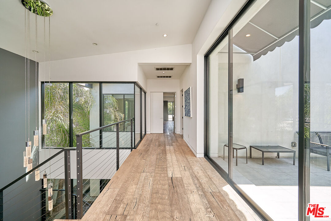 MLS #25591719 image #10