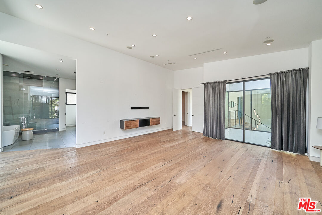 MLS #25591719 image #19