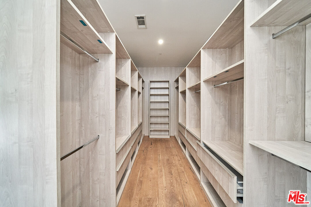 MLS #25591719 image #21