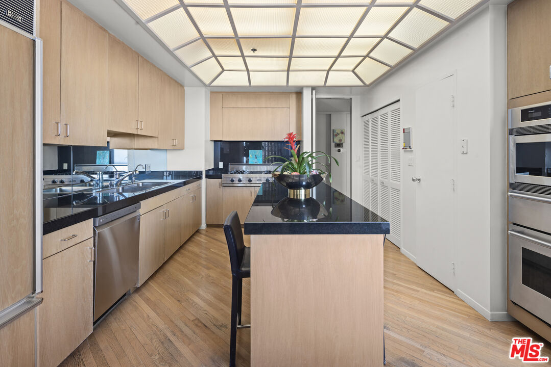 MLS #25591761 image #17