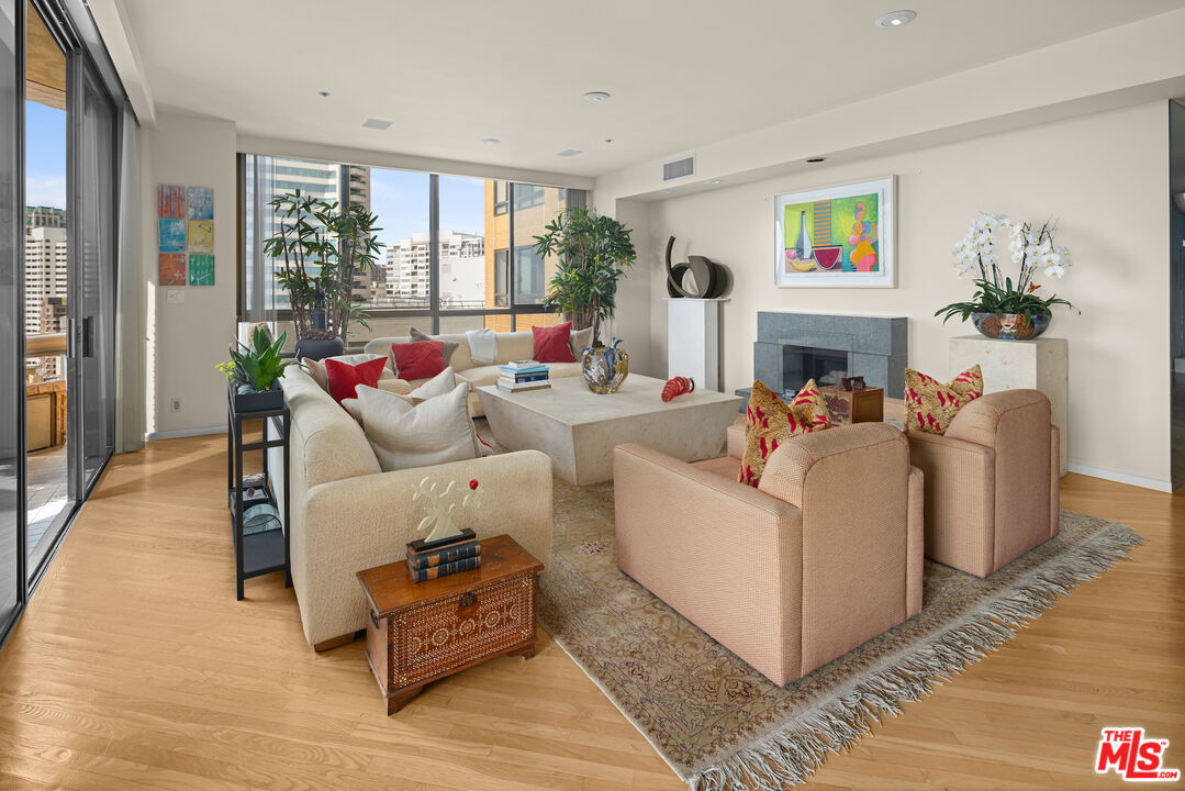 MLS #25591761 image #3