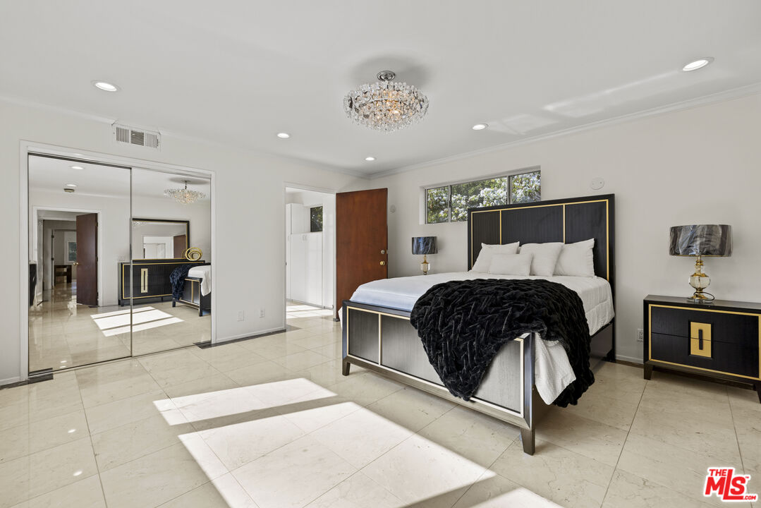 MLS #25591823 image #22