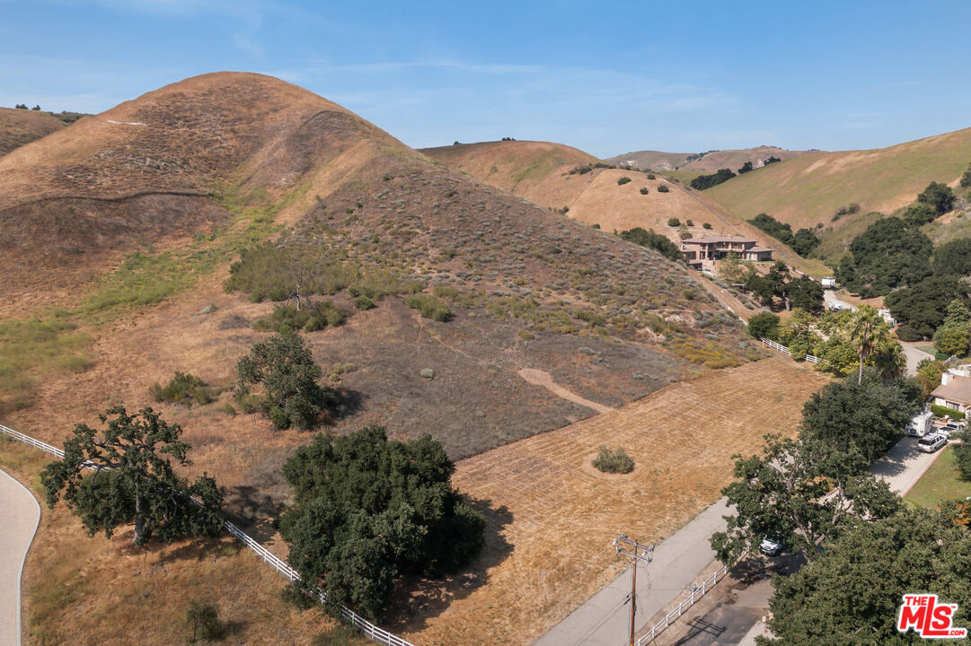 MLS #25592139 image #2