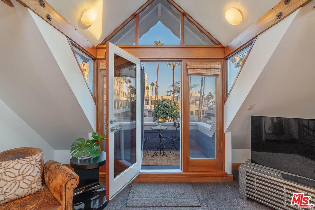 MLS #25592369 image #11