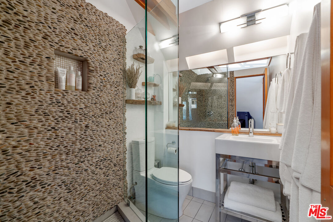 MLS #25592369 image #14