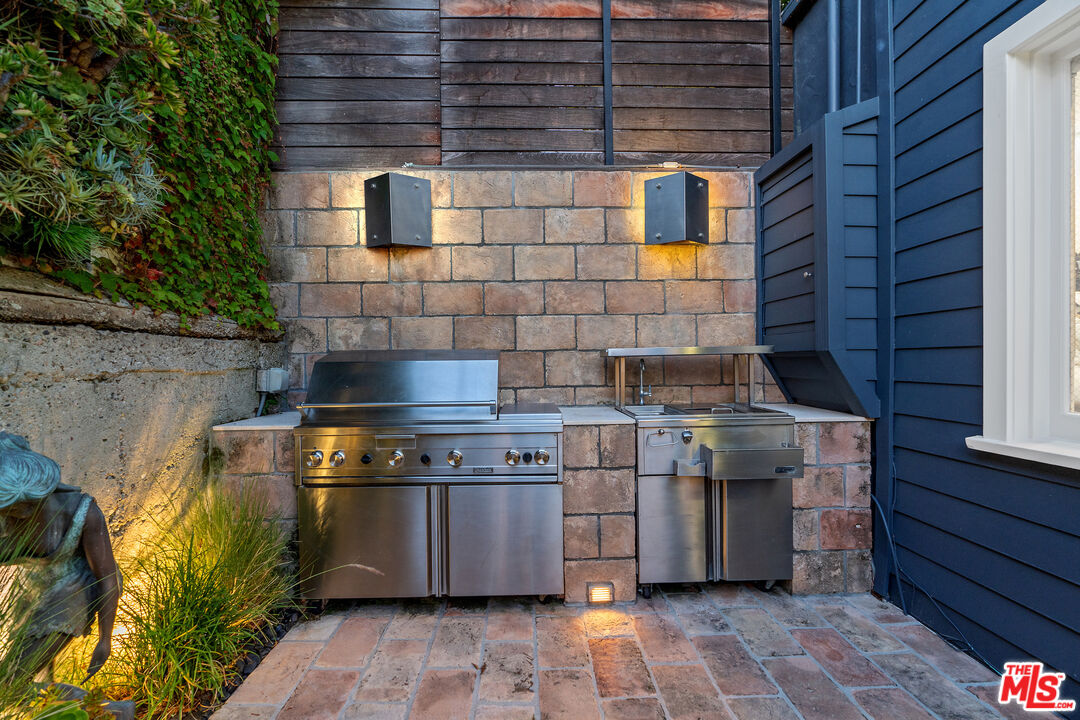 MLS #25592369 image #24