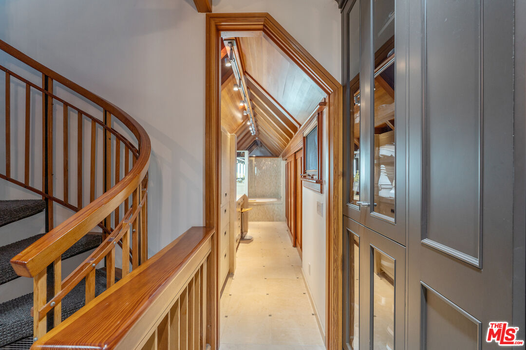 MLS #25592369 image #31