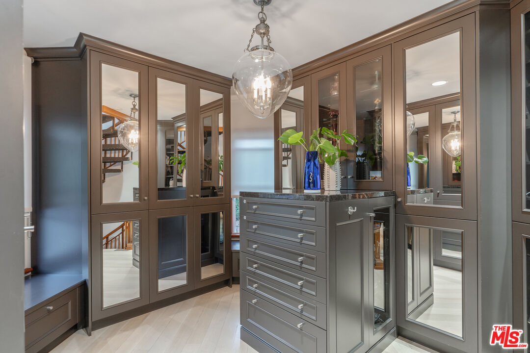 MLS #25592369 image #34