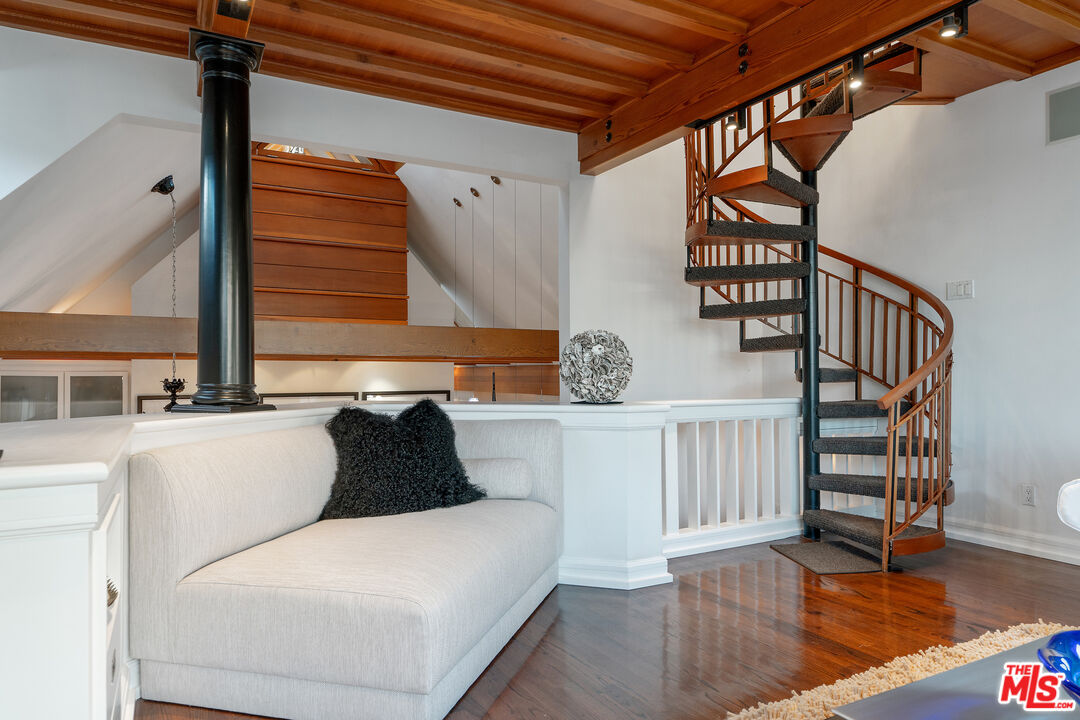 MLS #25592369 image #7