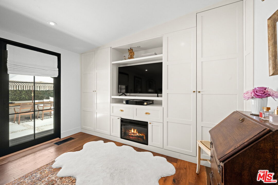 MLS #25592547 image #21