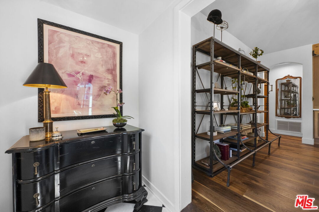 MLS #25592547 image #4